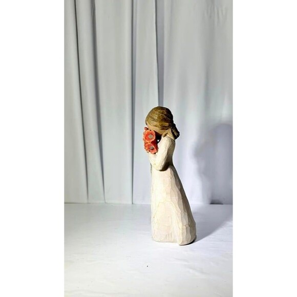 Willow Tree® "Surrounded By Love" Sculpted by Susan Lodi - Picture 4 of 5